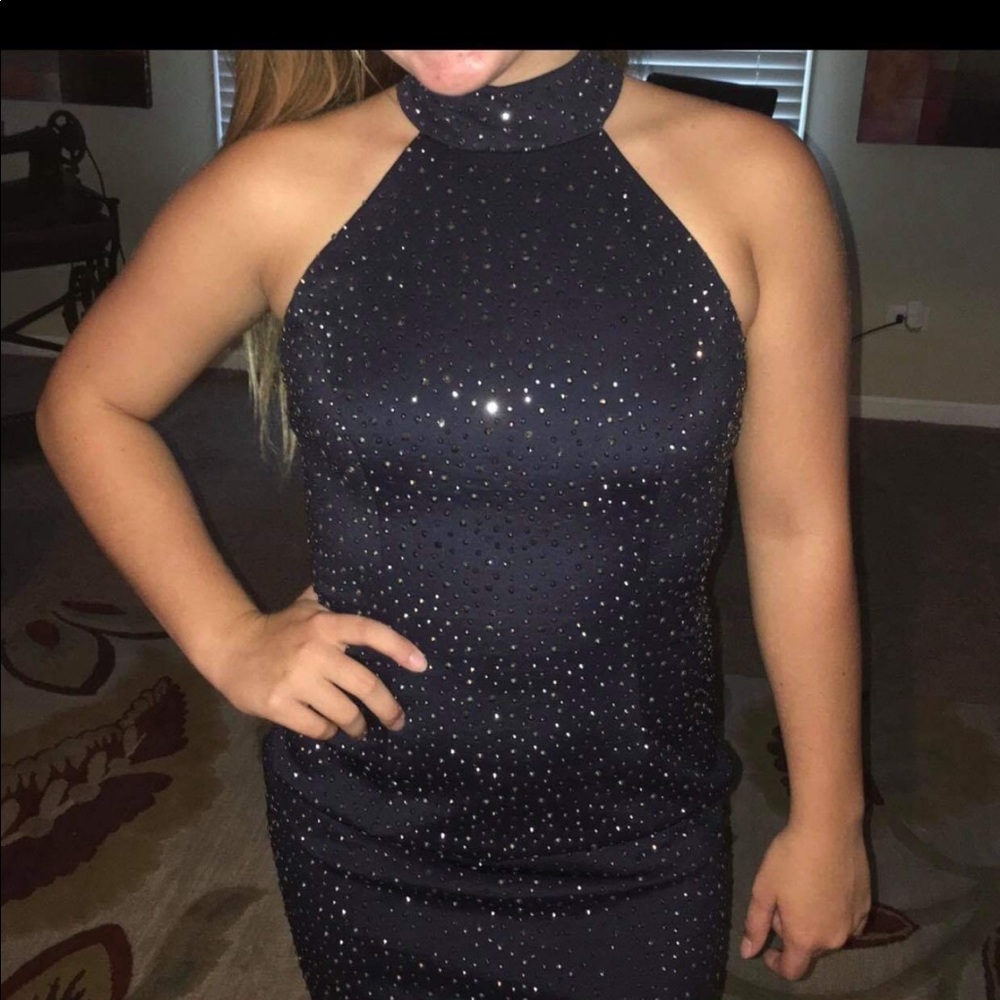 Dress - Picture 3 of 3